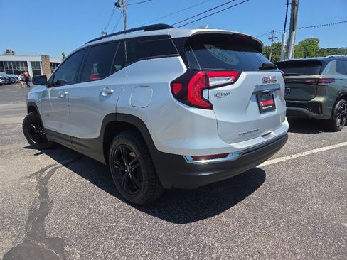 Used 2022 GMC Terrain AT4 AWD/4WD image 4