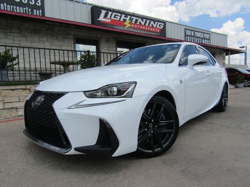 Used 2017 Lexus IS 200t F Sport w/ F Sport Package RWD image 1