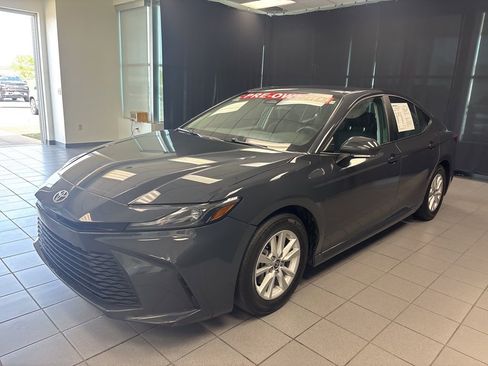 Used 2025 Toyota Camry LE image 6