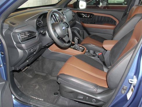Used 2025 Subaru Forester Touring AWD/4WD image 24