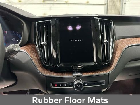 Certified 2023 Volvo XC60 B5 Plus w/ Climate Package image 22