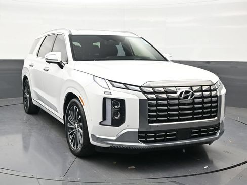 Used 2023 Hyundai Palisade Calligraphy w/ Cargo Package AWD/4WD image 7