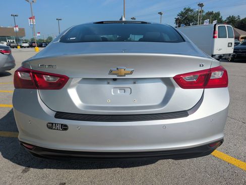 Used 2017 Chevrolet Malibu LT w/ Driver Confidence Package FWD image 6