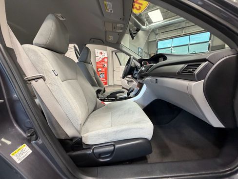 Used 2013 Honda Accord LX image 42