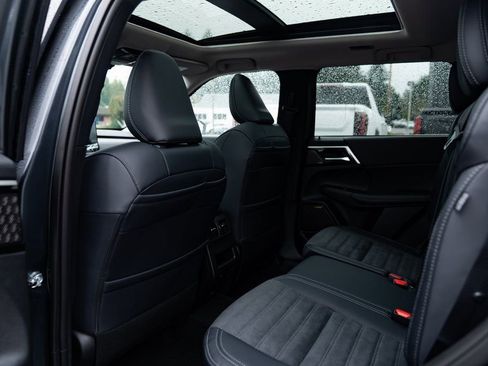 New 2026 Mitsubishi Outlander SE AWD/4WD image 12