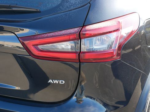 Used 2021 Nissan Rogue Sport S image 17