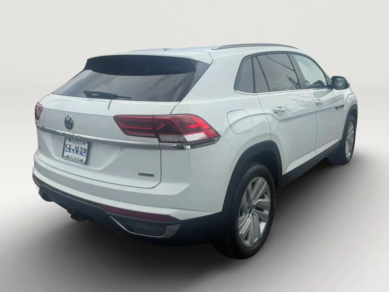 Used 2020 Volkswagen Atlas Cross Sport SE w/ Panoramic Sunroof Package AWD/4WD image 3