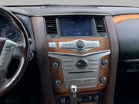 Used 2015 INFINITI QX80 4WD w/ Limited Package image 7