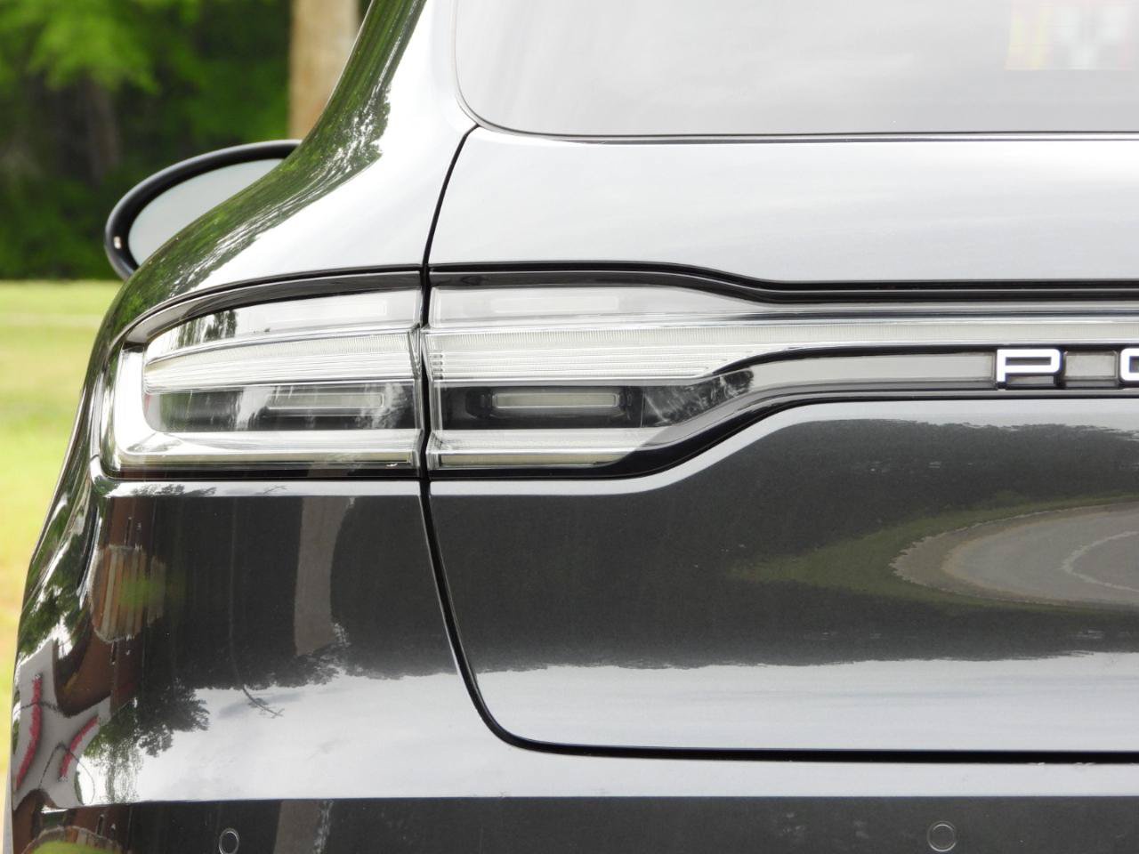 Used 2020 Porsche Macan S AWD/4WD image 28