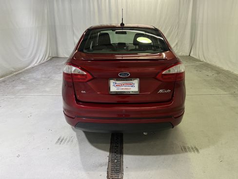 Used 2015 Ford Fiesta SE w/ Equipment Group 201A FWD image 9
