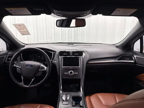 Used 2019 Ford Fusion Energi Titanium FWD image 13
