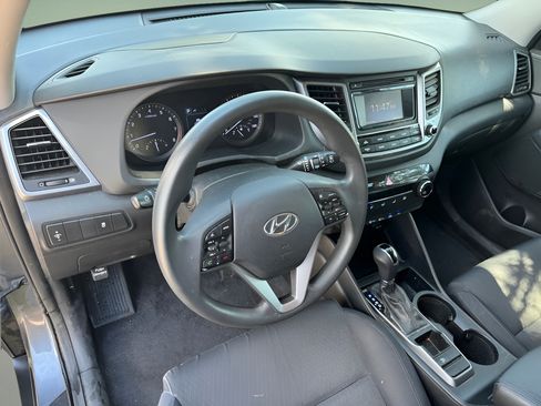 Used 2018 Hyundai Tucson SE FWD image 21