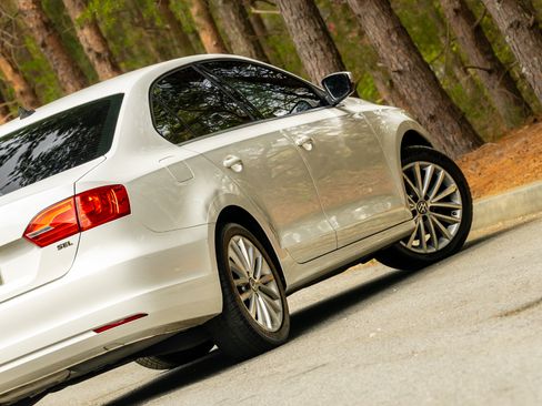 Used 2014 Volkswagen Jetta SEL image 24