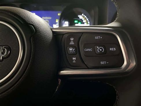 Used 2025 Jeep Wrangler Unlimited Sahara w/ Safety Group image 31