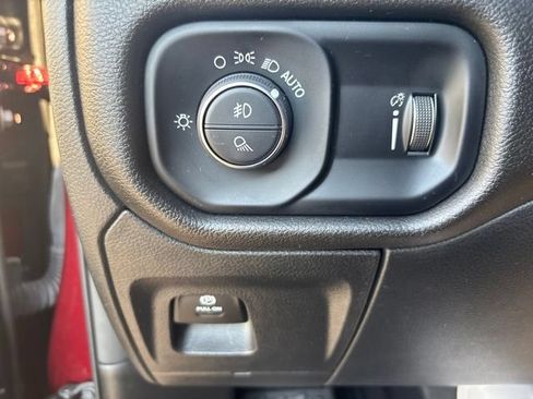 Used 2025 RAM 1500 Warlock AWD/4WD image 30
