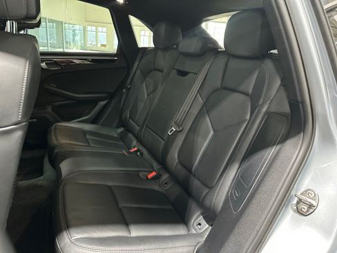 Used 2021 Porsche Macan AWD/4WD image 47