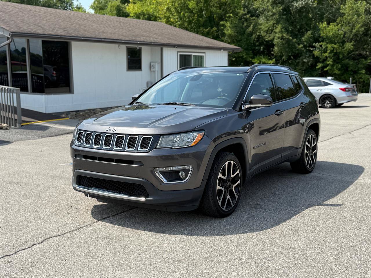 Used 2018 Jeep Compass Limited w/ Navigation Group FWD image 14