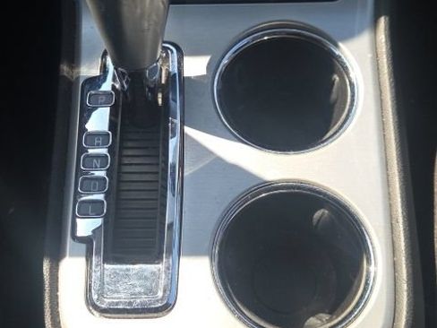 Used 2010 GMC Acadia SLE FWD image 31