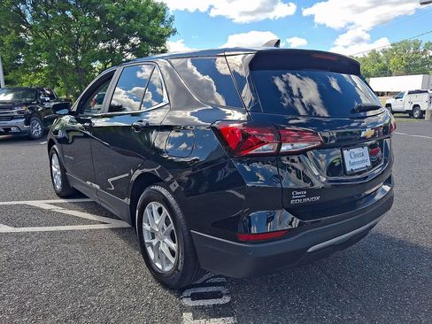 Used 2023 Chevrolet Equinox LT FWD image 2