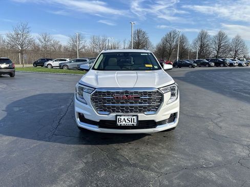 Used 2023 GMC Terrain Denali image 7