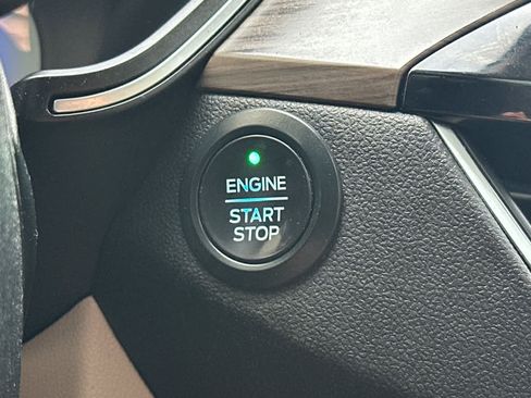 Used 2020 Ford Escape Titanium AWD/4WD image 23