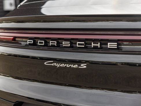 Certified 2024 Porsche Cayenne S AWD/4WD image 22