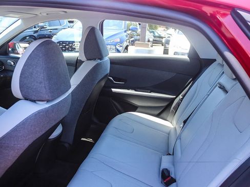 Certified 2023 Hyundai Elantra Limited FWD image 23