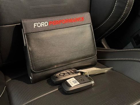 Used 2021 Ford Mustang Shelby GT500 w/ Technology Package RWD image 39