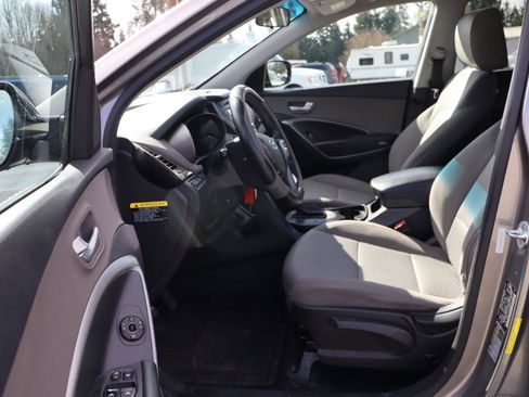 Used 2017 Hyundai Santa Fe Sport image 6