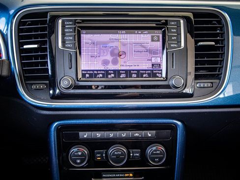 Used 2019 Volkswagen Beetle 2.0T SE image 32