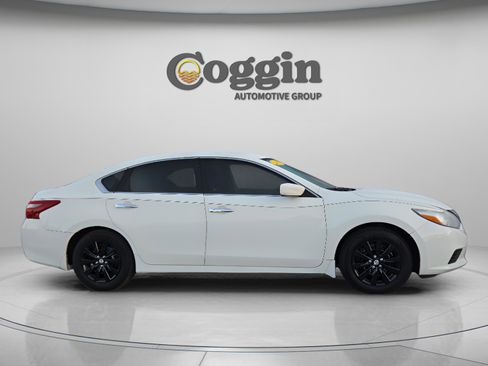 Used 2018 Nissan Altima 2.5 S w/ S Convenience Package image 6