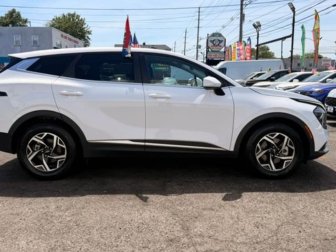 Used 2025 Kia Sportage LX FWD image 11
