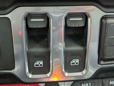 Used 2024 Jeep Wrangler Rubicon w/ Capability Package image 27