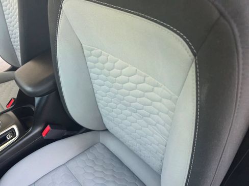 Used 2020 Chevrolet Equinox LT FWD image 23