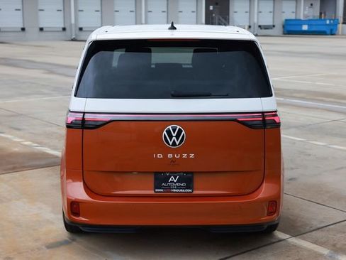 Used 2025 Volkswagen ID. Buzz 1st Edition RWD image 12
