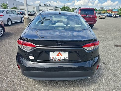 Used 2024 Toyota Corolla LE w/ LE Convenience Package FWD image 6