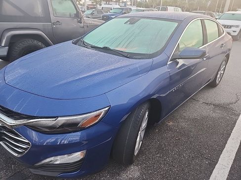 Used 2023 Chevrolet Malibu LT image 2