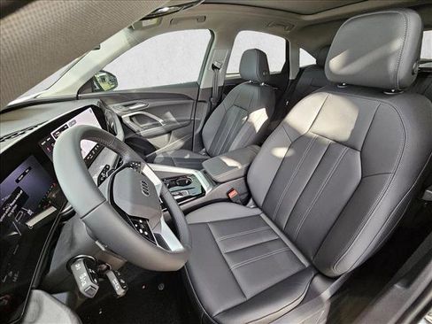 New 2026 Audi Q5 Premium image 8