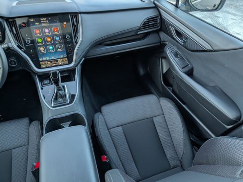 Used 2025 Subaru Outback Premium image 11