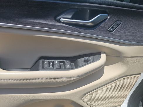 Used 2023 Jeep Grand Cherokee Limited AWD/4WD image 14