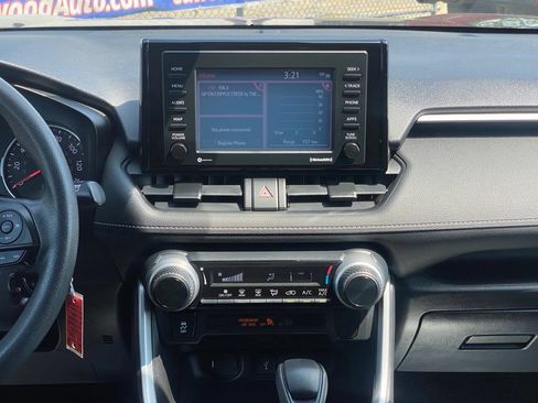 Used 2021 Toyota RAV4 LE w/ Carpet Mat Package (TMS) FWD image 21