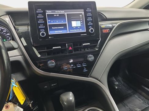 Used 2021 Toyota Camry SE FWD image 20