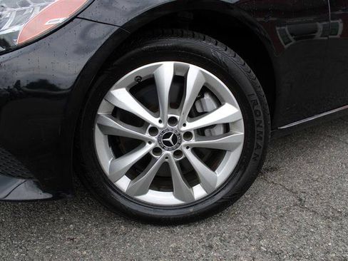 Used 2019 Mercedes-Benz C 300 4MATIC Sedan image 9