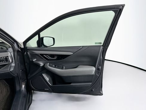 Used 2025 Subaru Outback Onyx Edition image 32