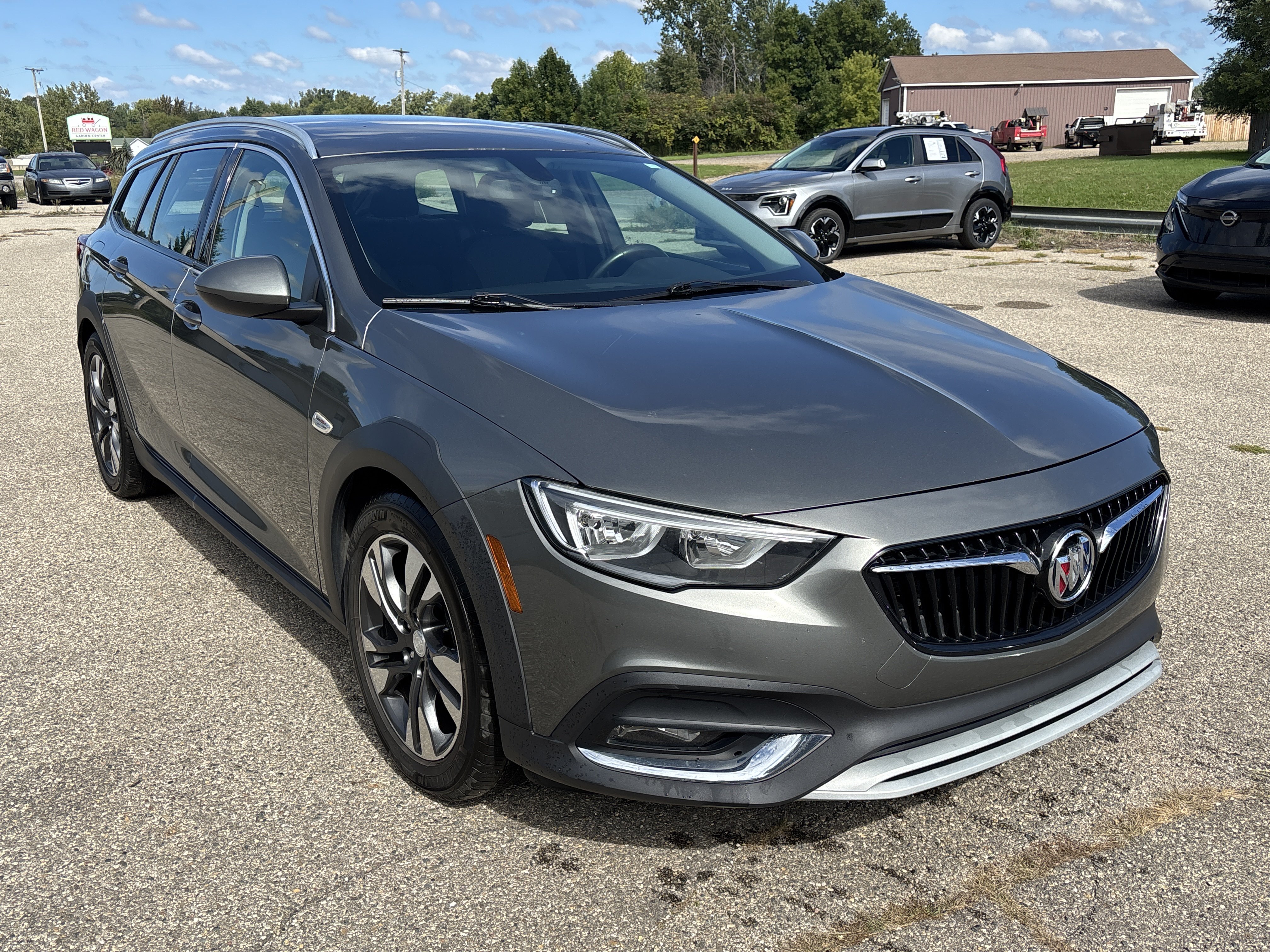Used 2018 Buick Regal Preferred w/ Sights and Sounds Package AWD/4WD image 1