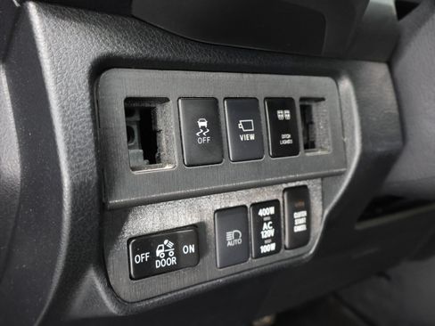 Used 2021 Toyota Tacoma TRD Sport w/ TRD Premium Sport Package AWD/4WD image 36