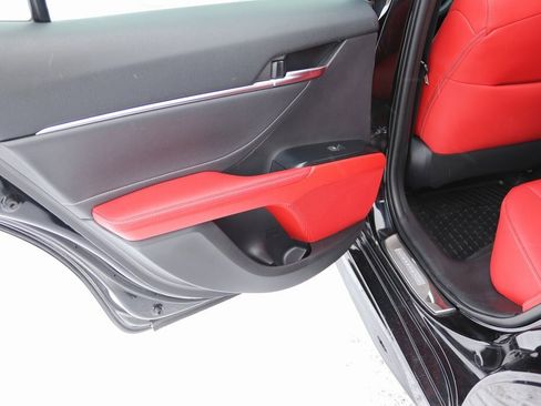 Used 2018 Toyota Camry XSE image 28