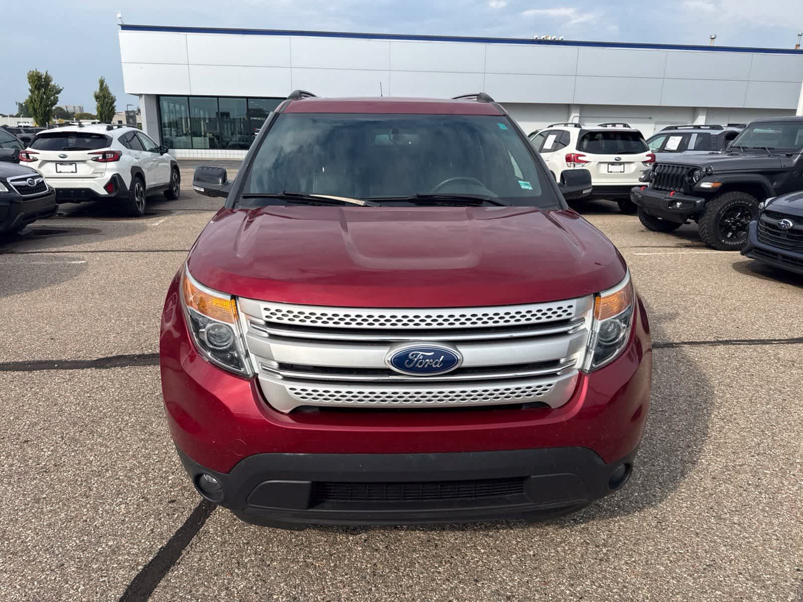 Used 2014 Ford Explorer XLT w/ Equipment Group 202A AWD/4WD image 10