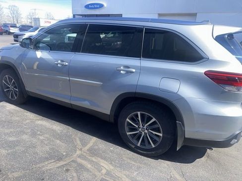 Used 2019 Toyota Highlander XLE image 5