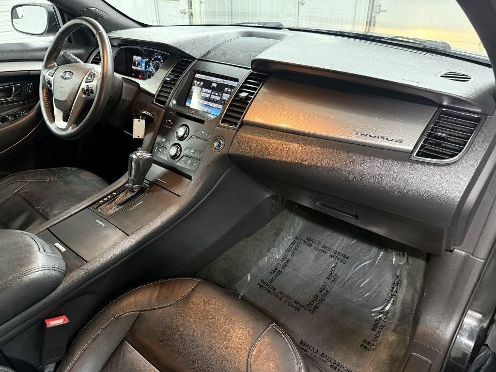 Used 2014 Ford Taurus SEL w/ Equipment Group 201A FWD image 31